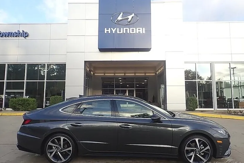 2023 Hyundai Sonata SEL Plus photo 1