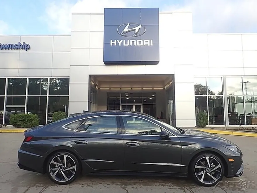 2023 Hyundai Sonata SEL Plus photo 1