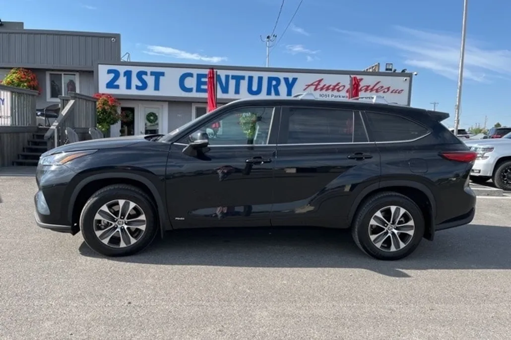 2023 Toyota Highlander Hybrid XLE photo 1