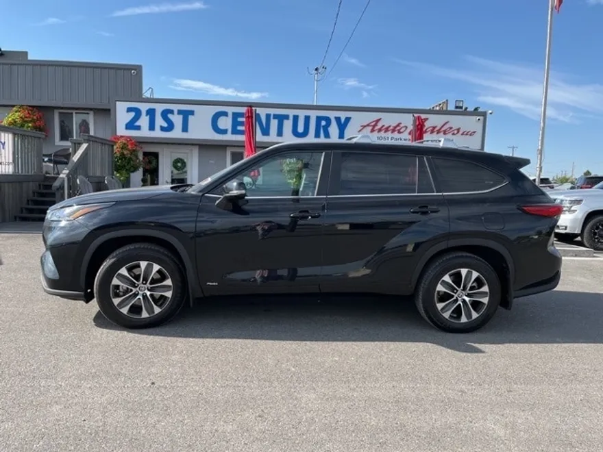 2023 Toyota Highlander Hybrid XLE photo 1