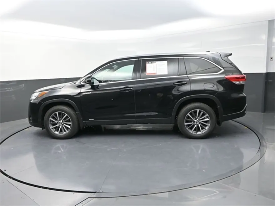 2019 Toyota Highlander Hybrid XLE photo 1
