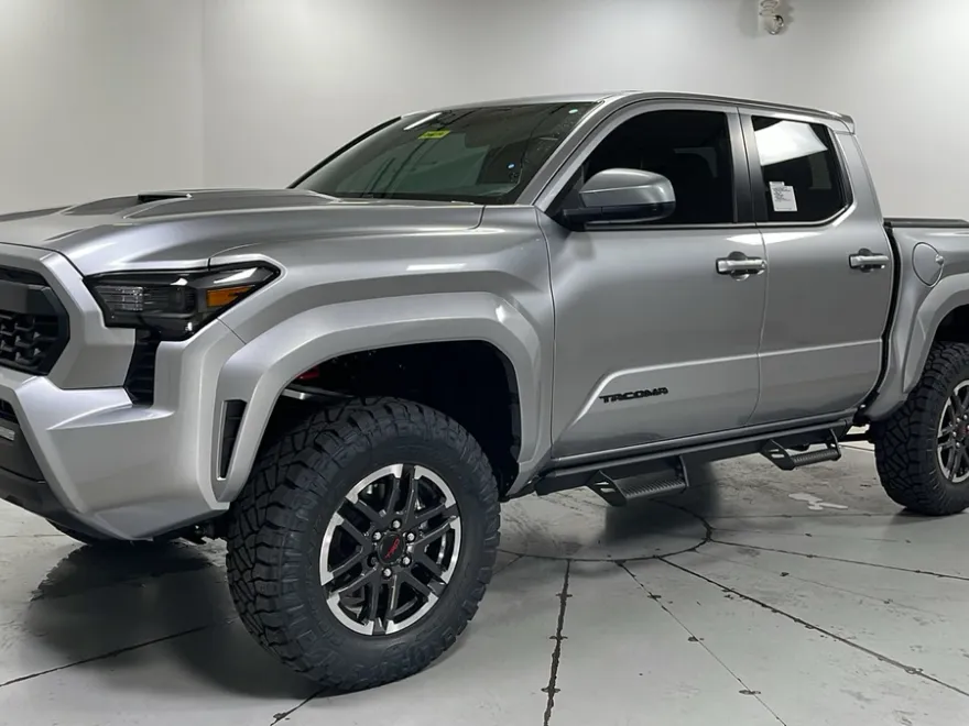 2025 Toyota Tacoma TRD Sport Double Cab photo 1