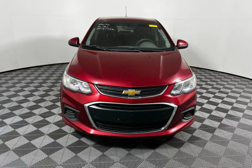 2018 Chevrolet Sonic LT photo 1