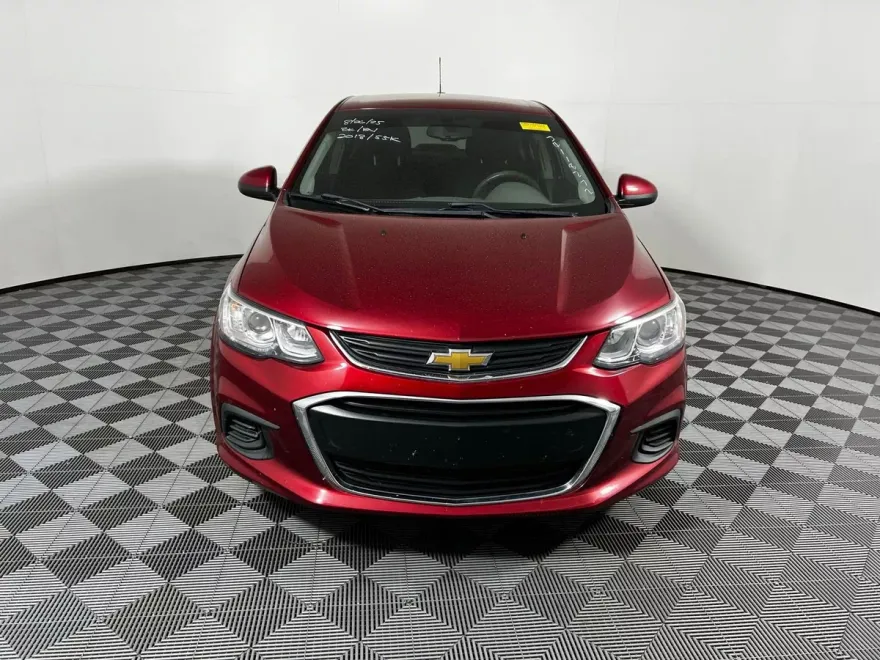 2018 Chevrolet Sonic LT photo 1