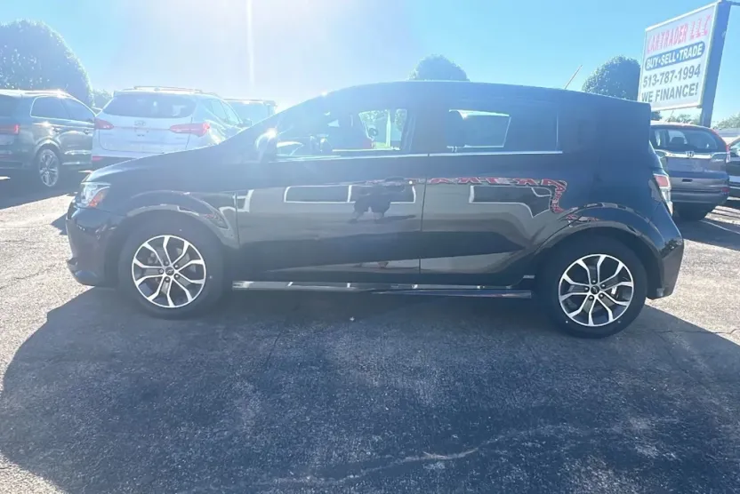 2018 Chevrolet Sonic LT photo 1