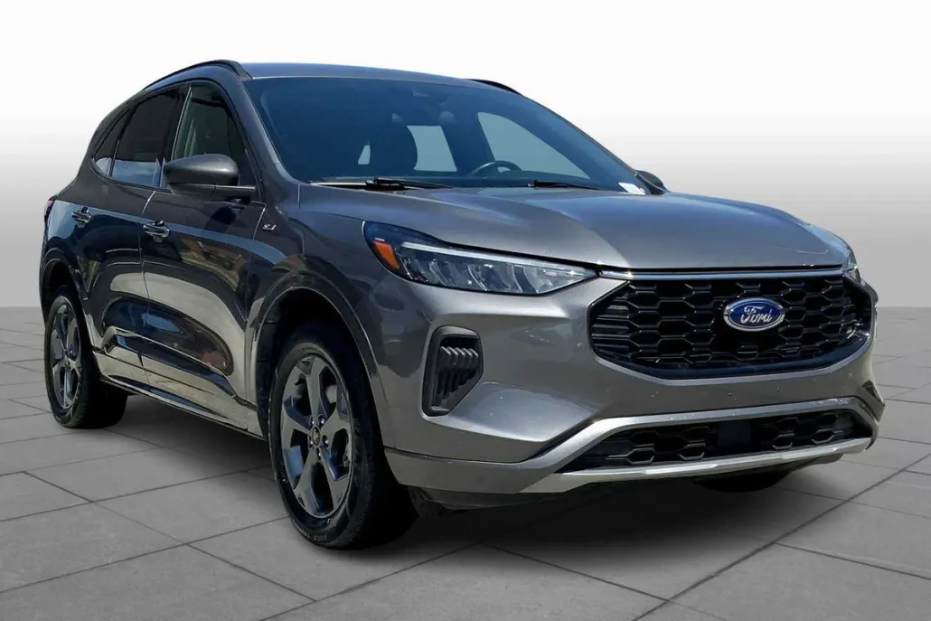 2024 Ford Escape ST-Line photo 1