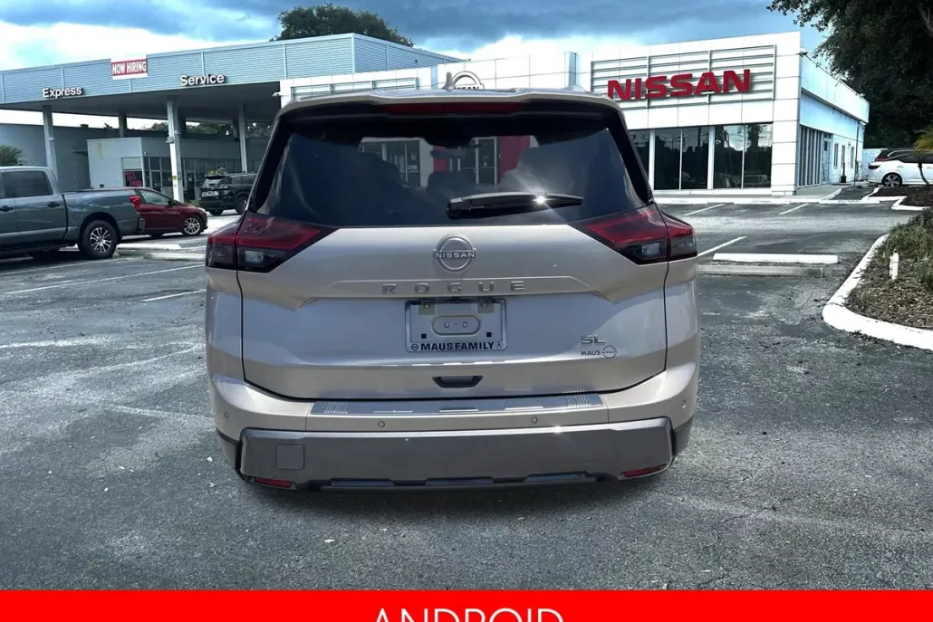 2024 Nissan Rogue SL photo 1
