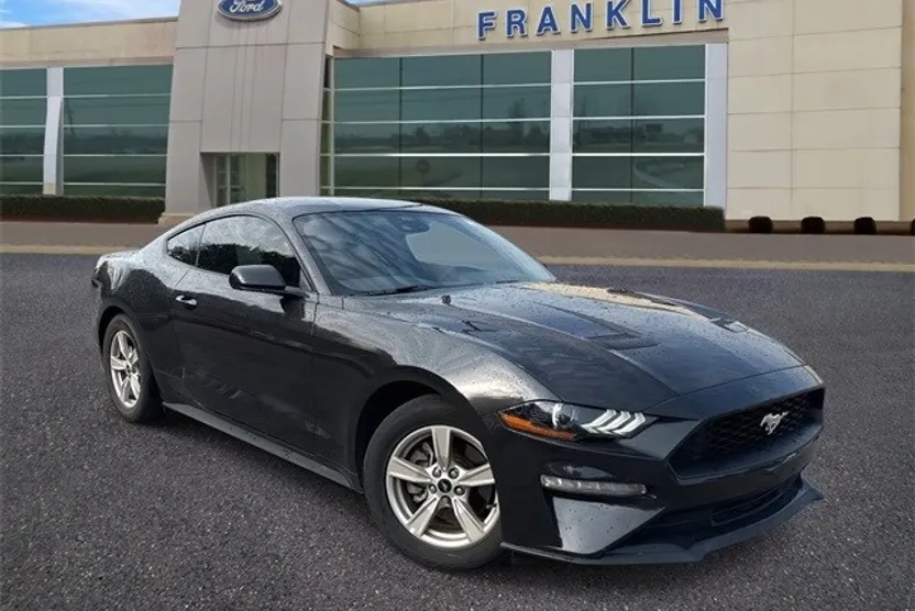 2022 Ford Mustang photo 1
