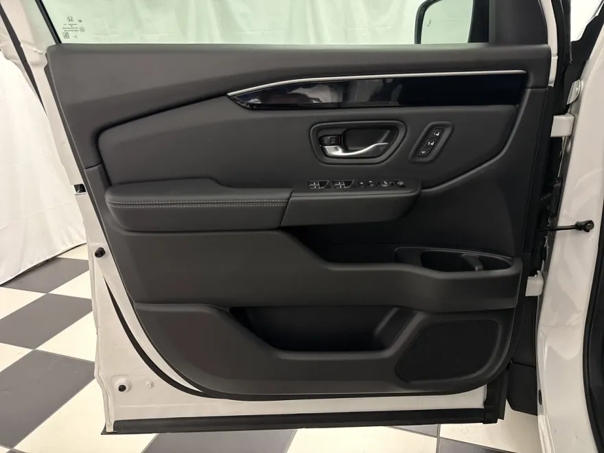 2025 Honda Pilot EX-L photo 1