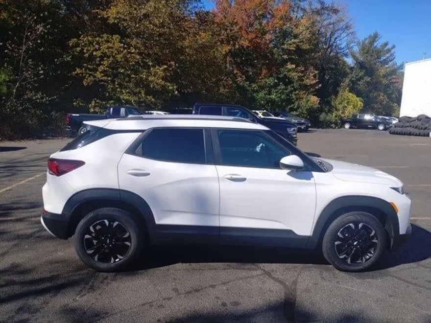 2022 Chevrolet Trailblazer LT photo 1