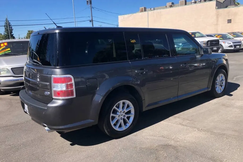 2017 Ford Flex SE photo 1