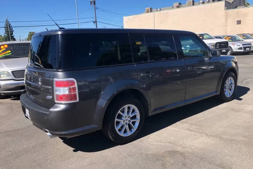 2017 Ford Flex SE photo 1
