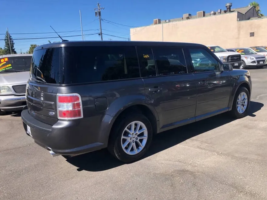 2017 Ford Flex SE photo 1