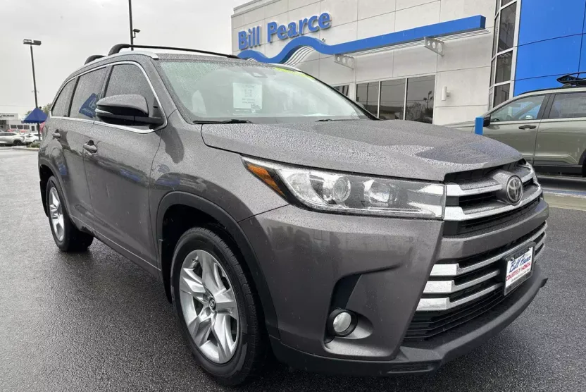 2017 Toyota Highlander Limited photo 1