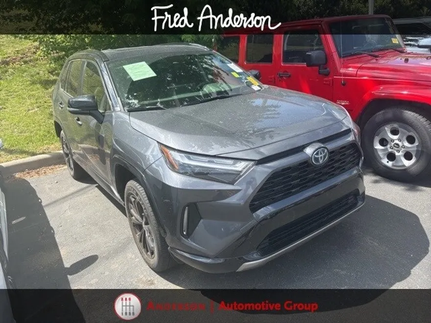2025 Toyota RAV4 Hybrid XSE photo 1