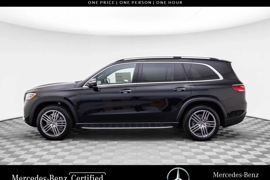 2025 Mercedes Benz GLS 450 4MATIC photo 1