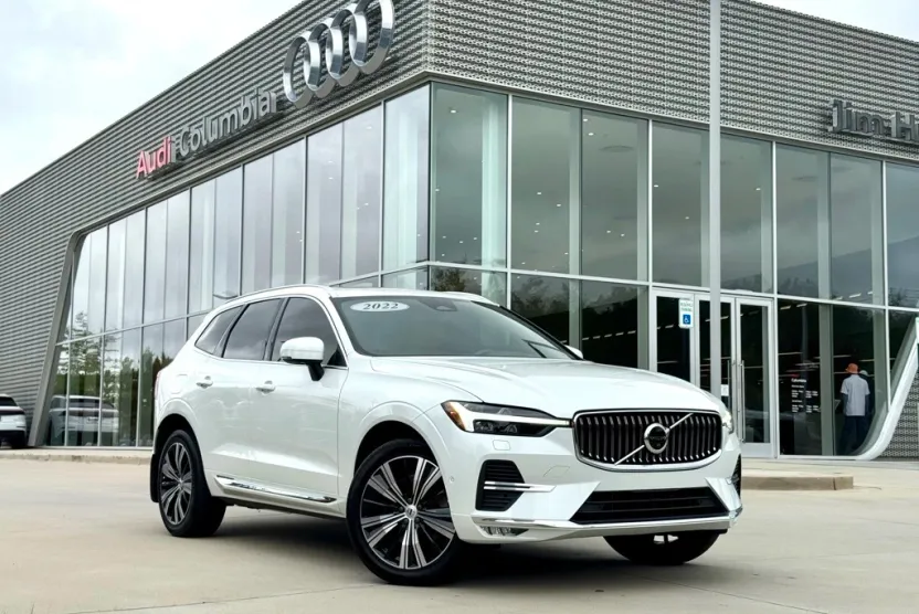 2022 Volvo XC60 Inscription photo 1