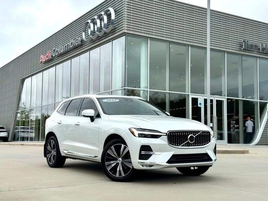 2022 Volvo XC60 Inscription photo 1