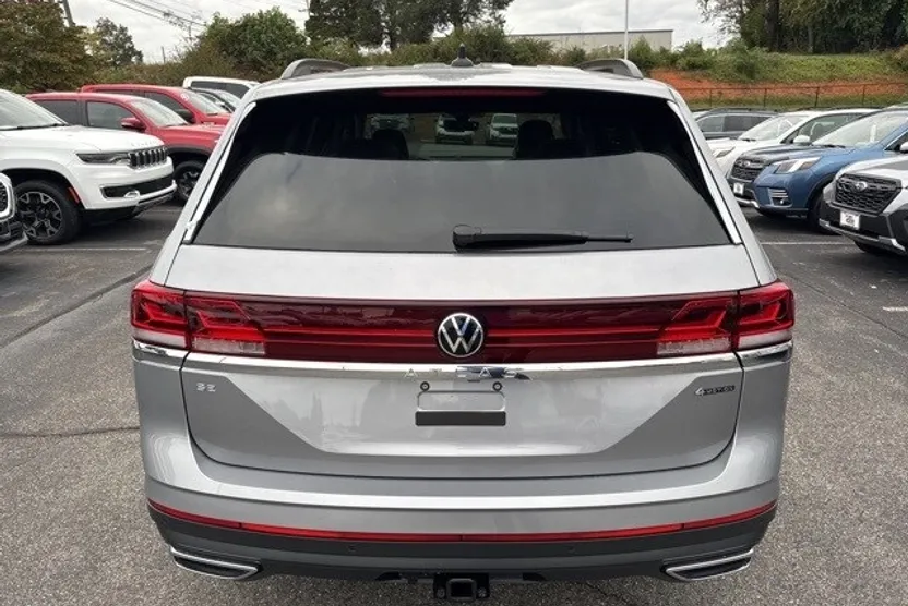 2026 Volkswagen Atlas SE Technology photo 1
