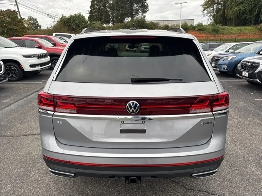 2026 Volkswagen Atlas SE Technology photo 1