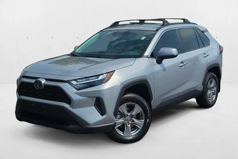 2024 Toyota RAV4 Hybrid XLE photo 1
