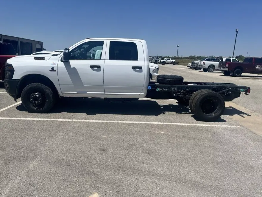 2025 Ram 3500 Tradesman photo 1
