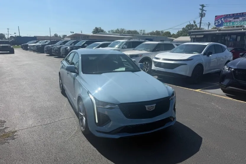 2025 Cadillac CT4 V photo 1
