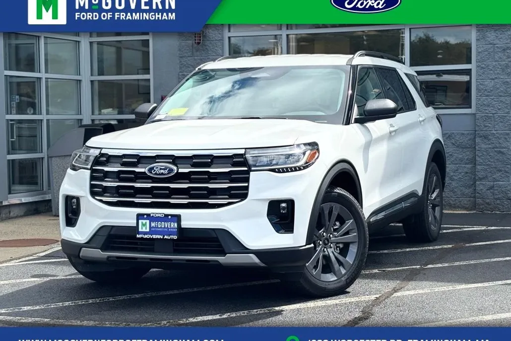 2025 Ford Explorer photo 1