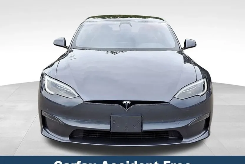 2023 Tesla Model S photo 1