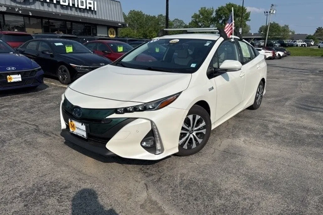 2020 Toyota Prius Prime Limited photo 1