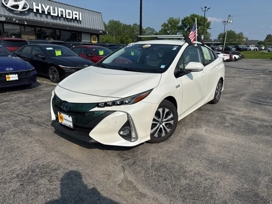 2020 Toyota Prius Prime Limited photo 1