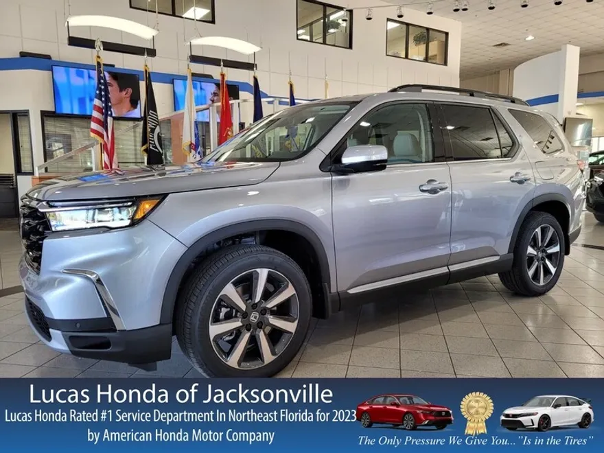 2025 Honda Pilot Touring photo 1