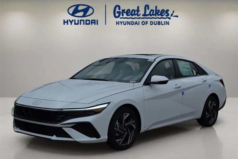 2025 Hyundai Elantra Limited photo 1