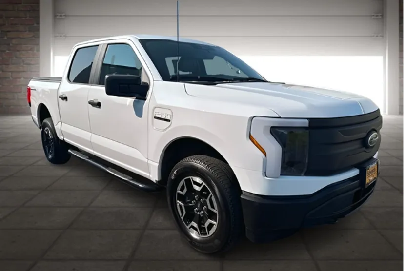 2023 Ford F-150 Lightning photo 1