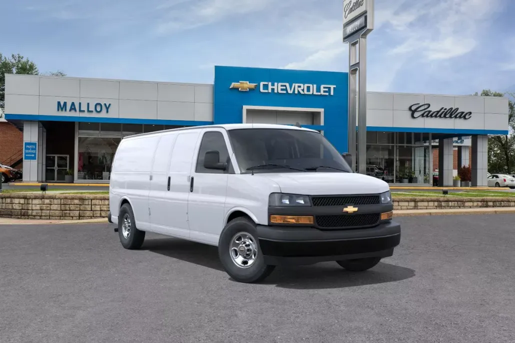 2025 Chevrolet Express Cargo 3500 photo 1