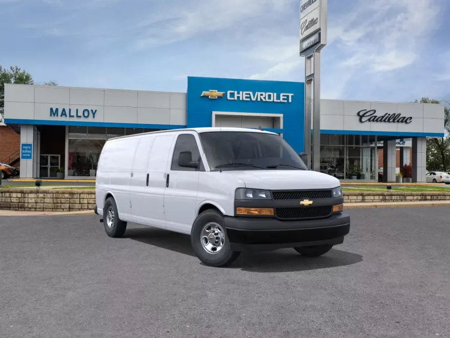 2025 Chevrolet Express Cargo 3500 photo 1