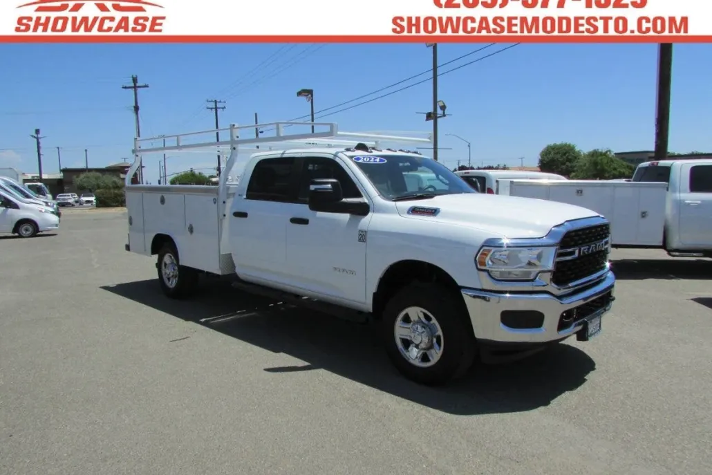 2024 Ram 3500 SLT photo 1