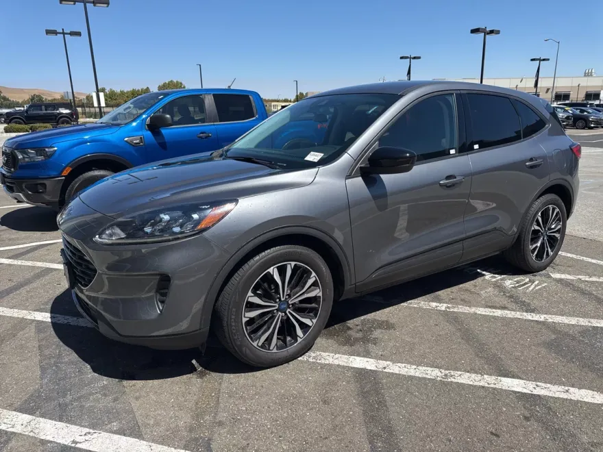 2022 Ford Escape SE photo 1
