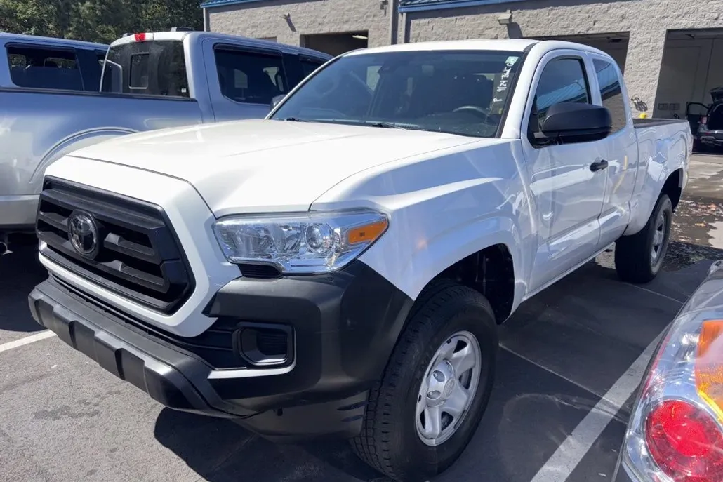 2022 Toyota Tacoma SR Access Cab photo 1