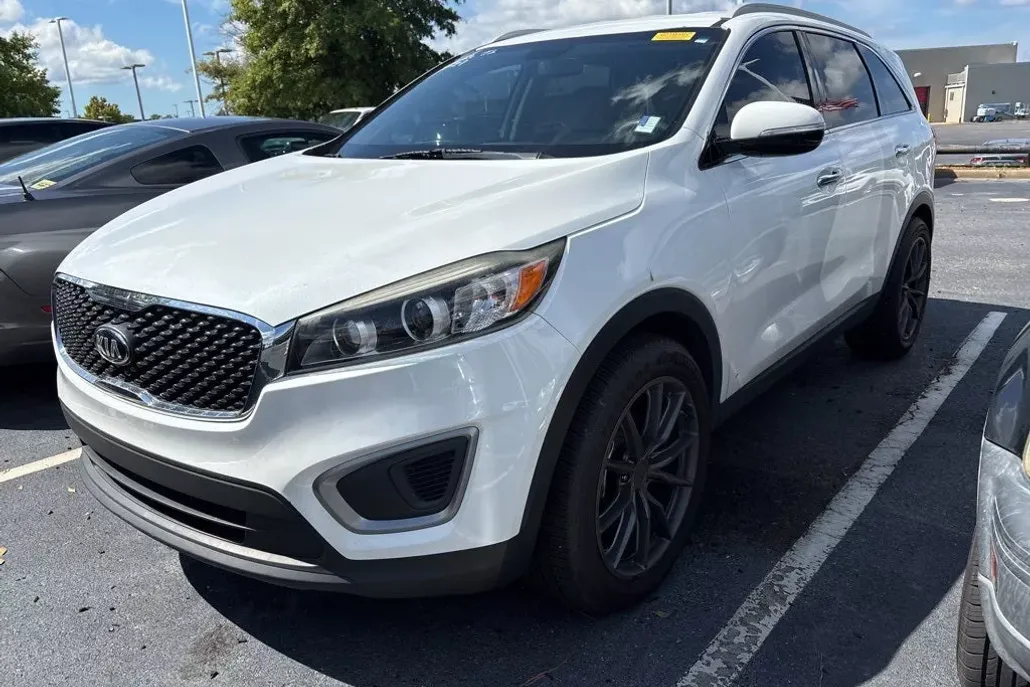 2017 Kia Sorento LX photo 1