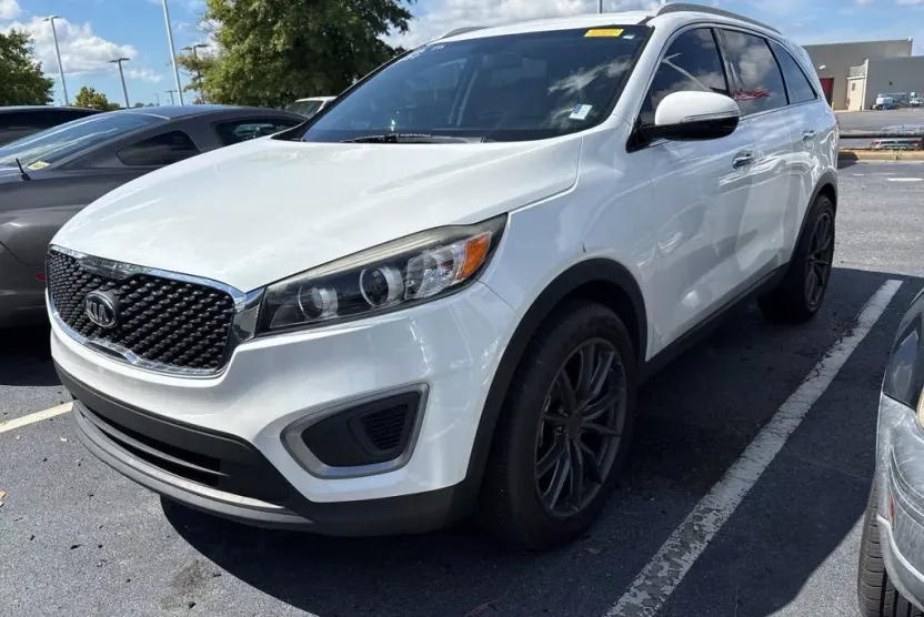 2017 Kia Sorento LX photo 1