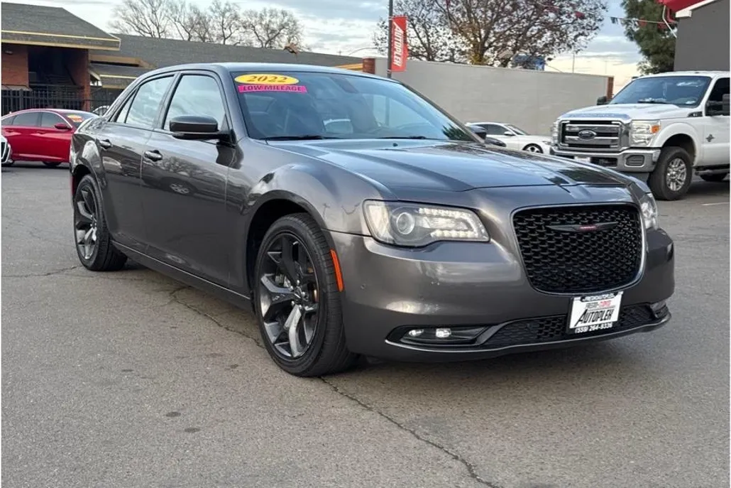 2022 Chrysler 300 S photo 1
