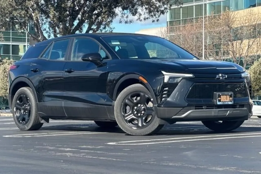 2024 Chevrolet Blazer EV photo 1