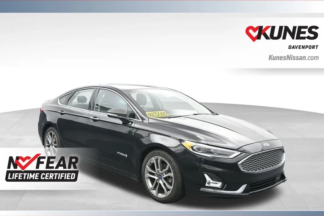 2019 Ford Fusion Hybrid Titanium photo 1
