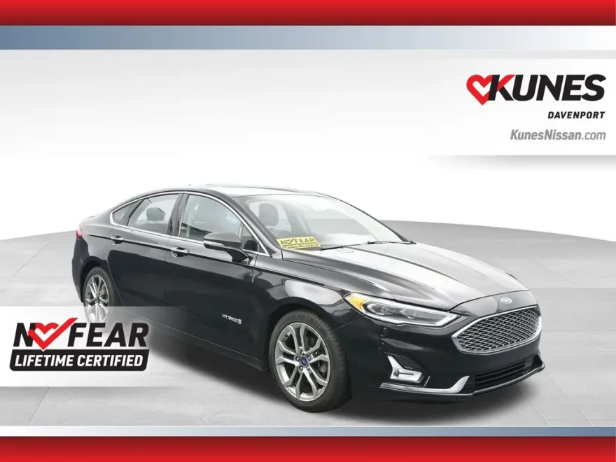 2019 Ford Fusion Hybrid Titanium photo 1