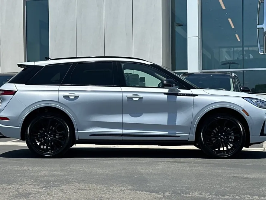 2025 Lincoln Corsair Grand Touring photo 1