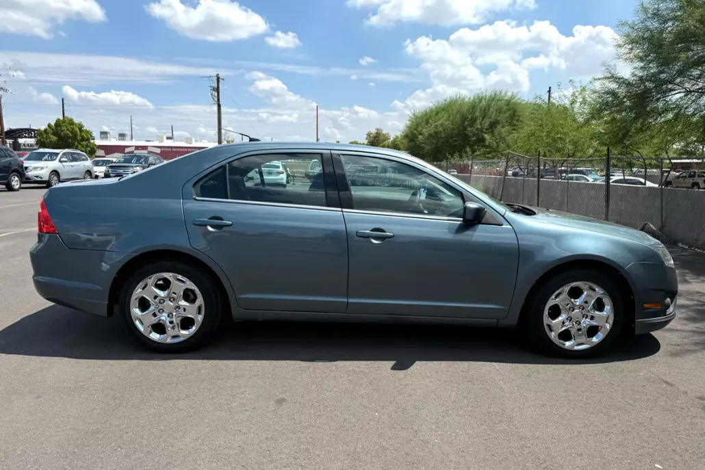 2011 Ford Fusion SE photo 1
