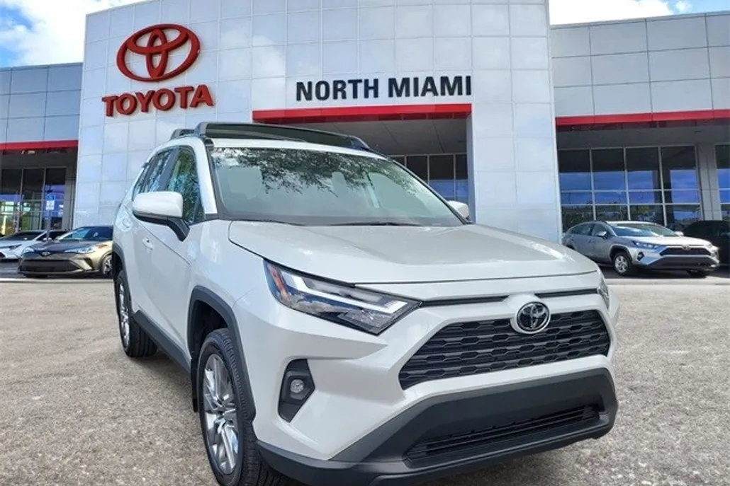 2024 Toyota RAV4 XLE Premium photo 1