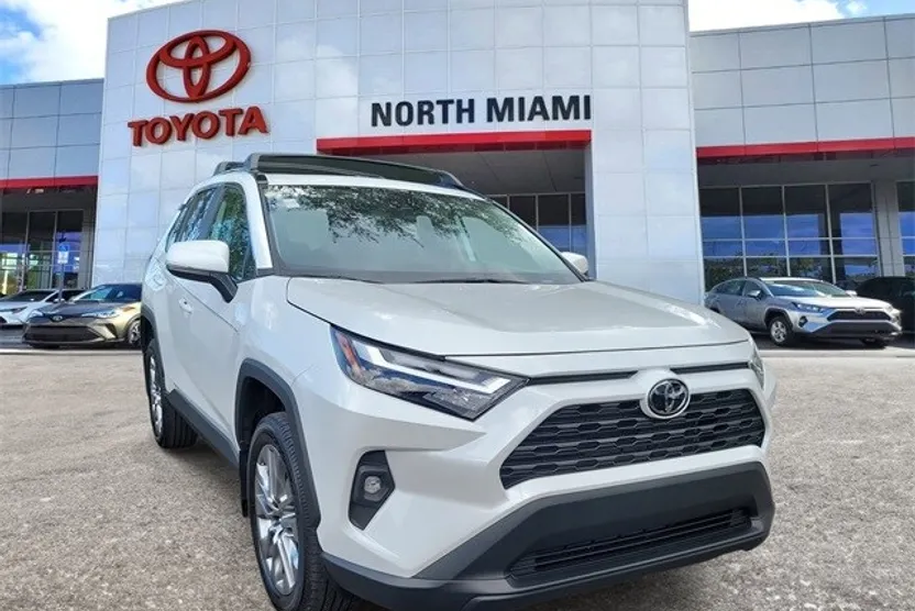 2024 Toyota RAV4 XLE Premium photo 1