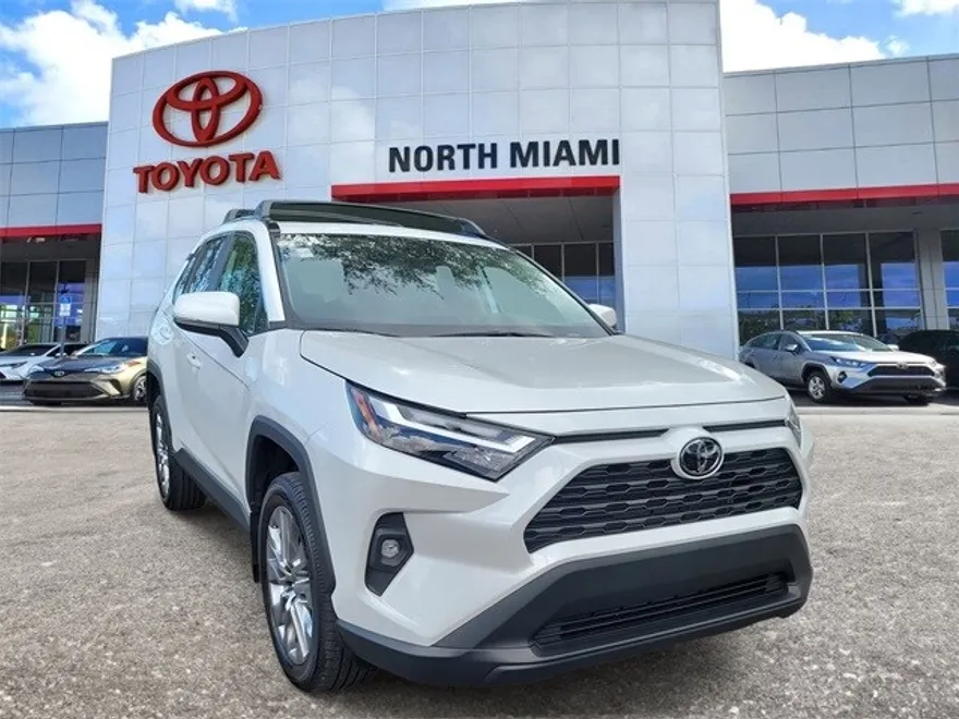 2024 Toyota RAV4 XLE Premium photo 1